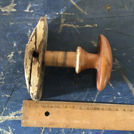 (Verkocht)Houten deurkruk nr 11