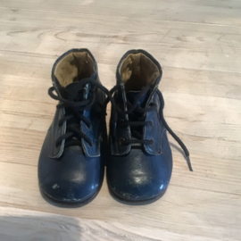Kleine leren blauwe schoentjes