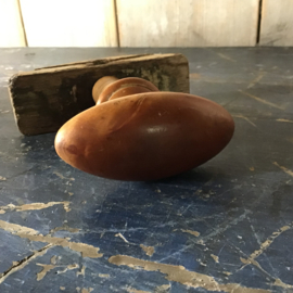 (Verkocht)Houten deurkruk nr 11