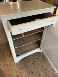 ( Verkocht ) Mooie zandkleurige kast met bovenla.