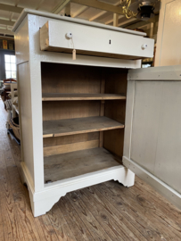 ( Verkocht ) Mooie zandkleurige kast met bovenla.