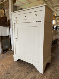 ( Verkocht ) Mooie zandkleurige kast met bovenla.