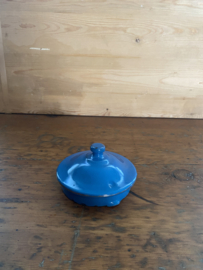 Blauwe grote chocolade ketel