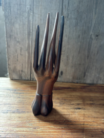 (Verkocht)Sierlijk Uitgesneden hand