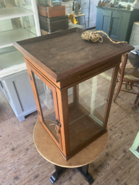 Oude orginele vitrine.