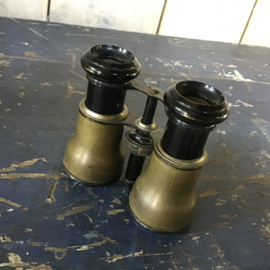 Zwart met koperen toneelkijker