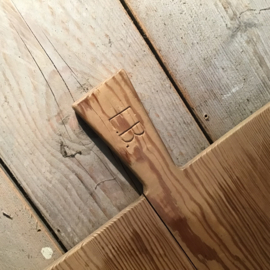 Houten borrel/snijplank No 14