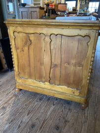 Orgineel vader en moeder kastje.