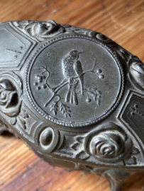 (Verkocht)Metalen verlovingsringen doosje