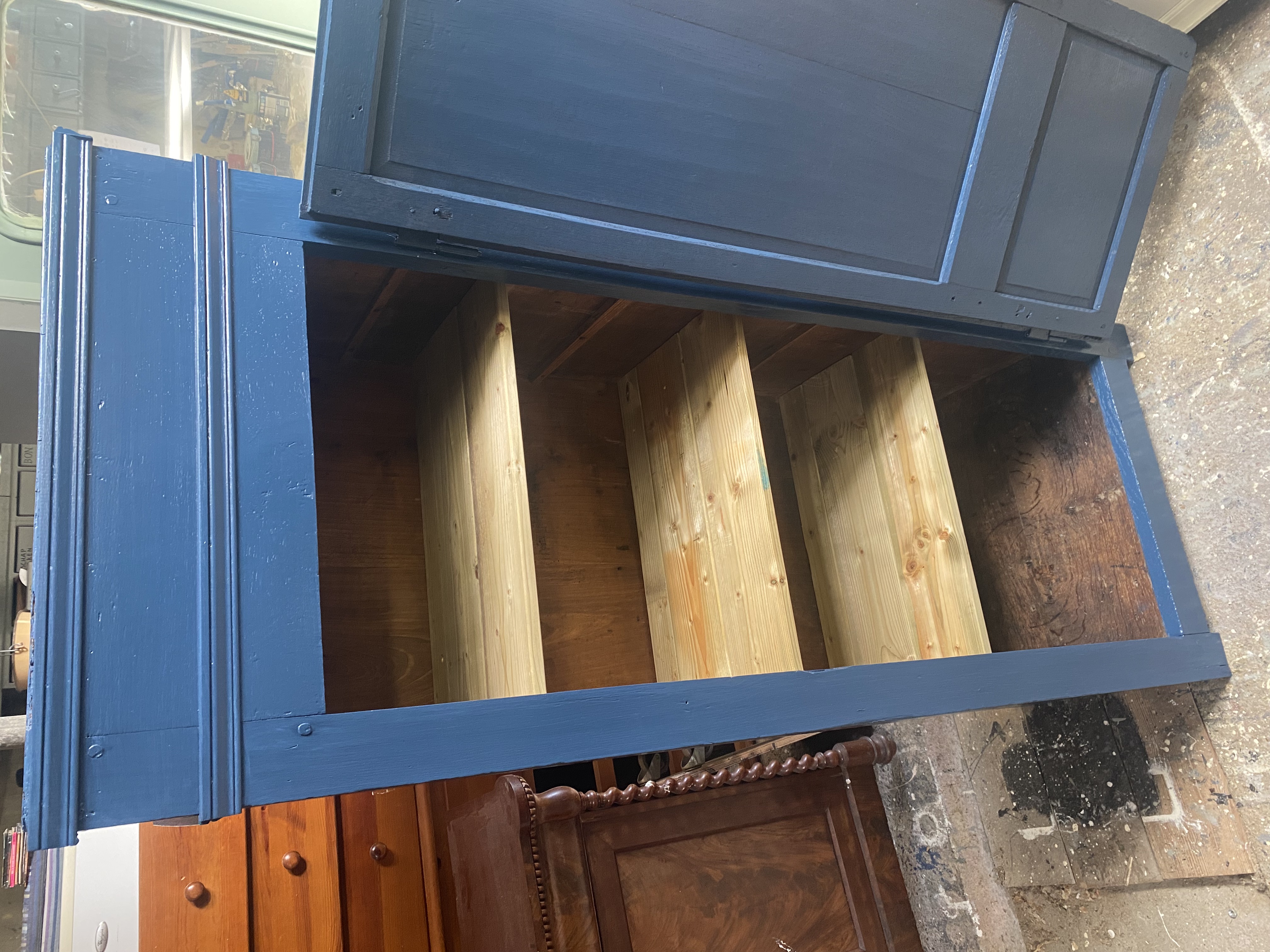 Oude Boerenblauwe eendeurskast