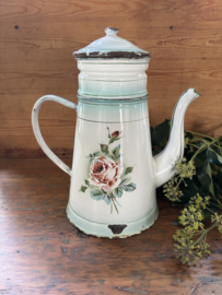Rozen bloemen kan met opstand