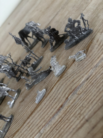 Lot tinnen figuren uit musketier tijd