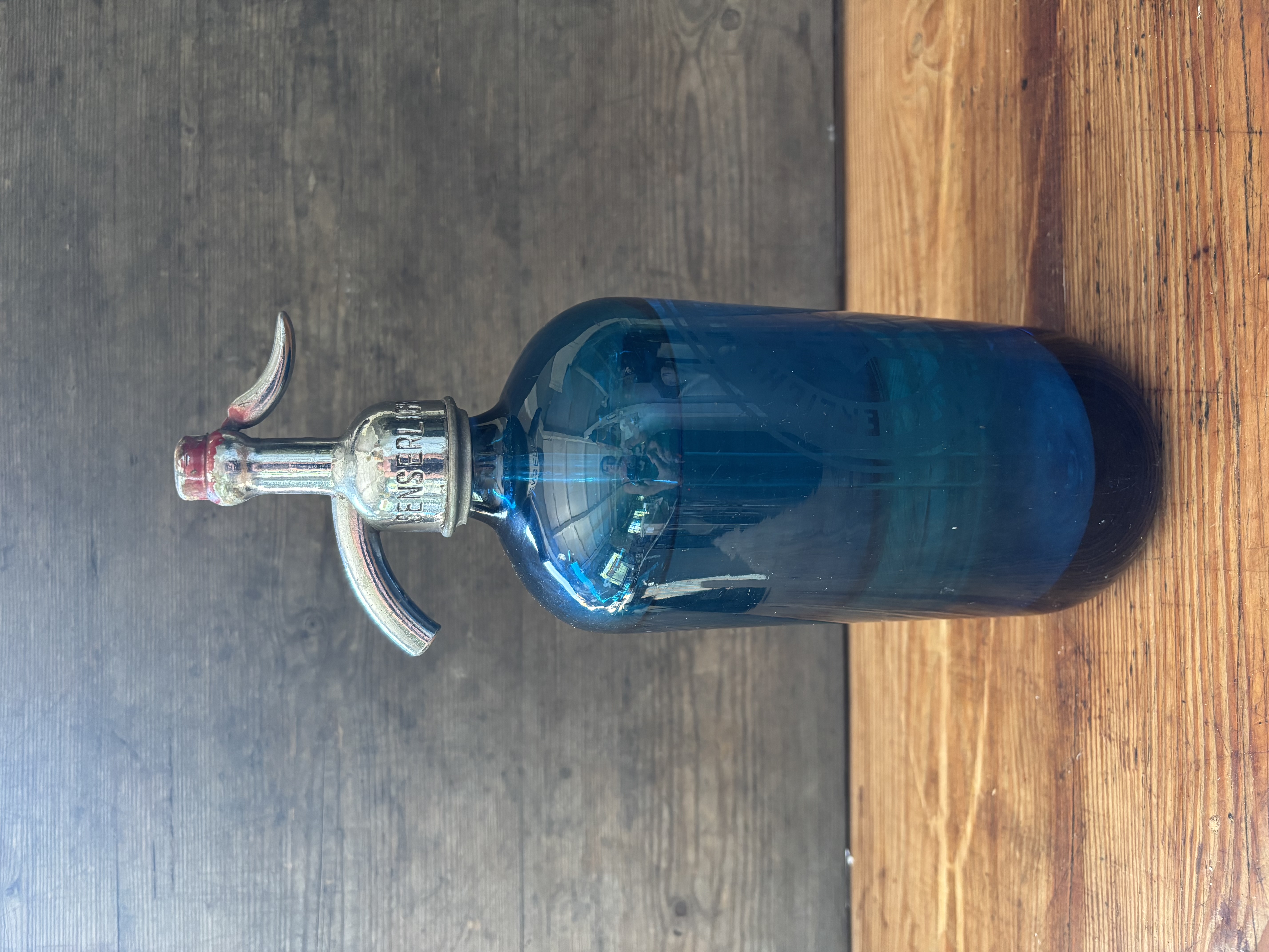 (Verkocht)Spuitfles blauw New York