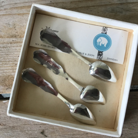 Drie zilveren theelepeltjes