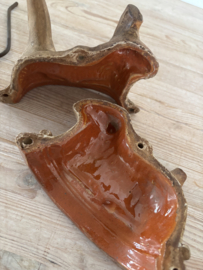 Oud steengoed lammetje