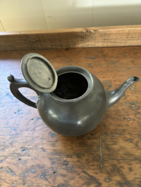 Antieke tinnen theepot