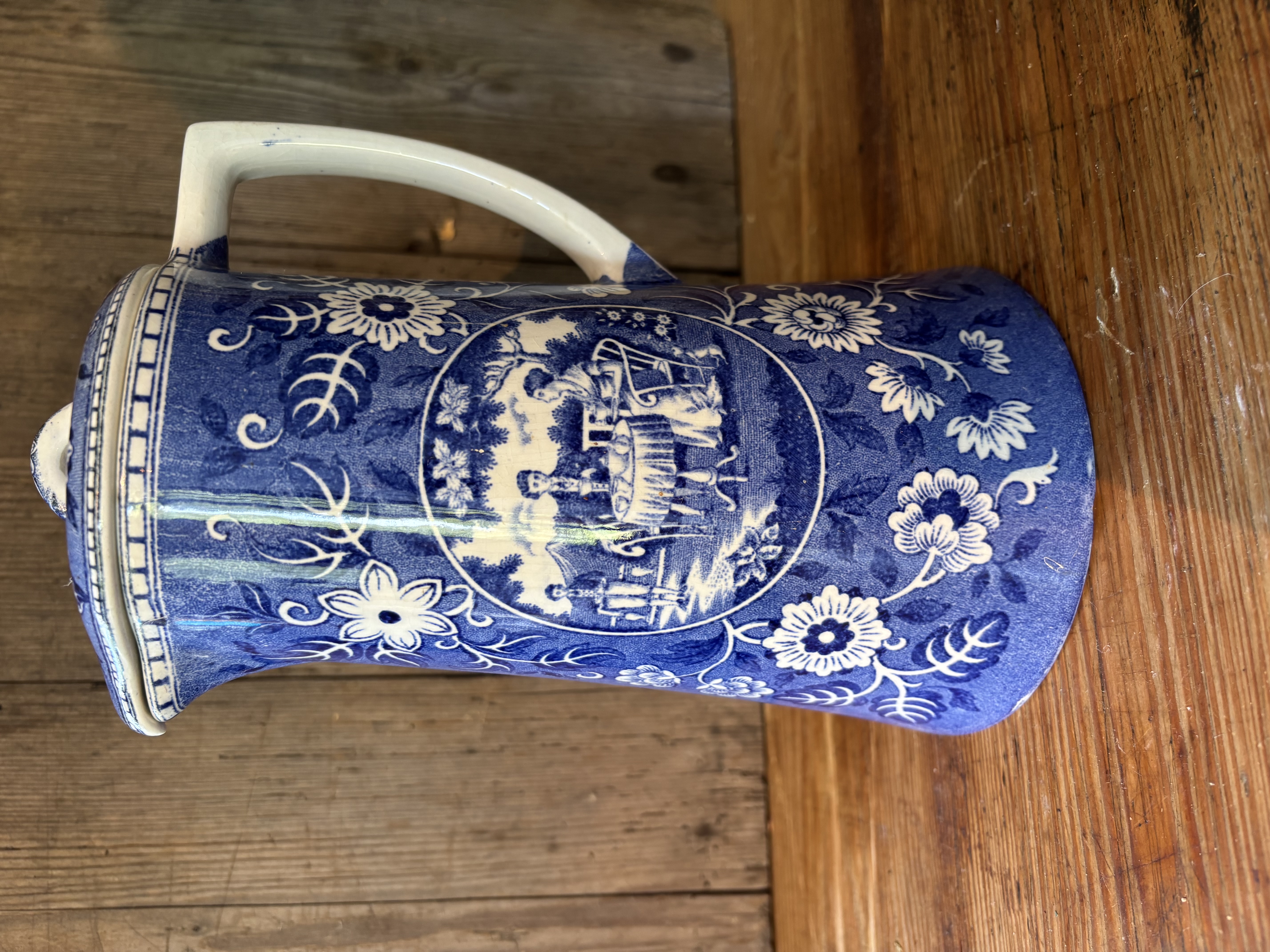 Teadrinker kan met deksel