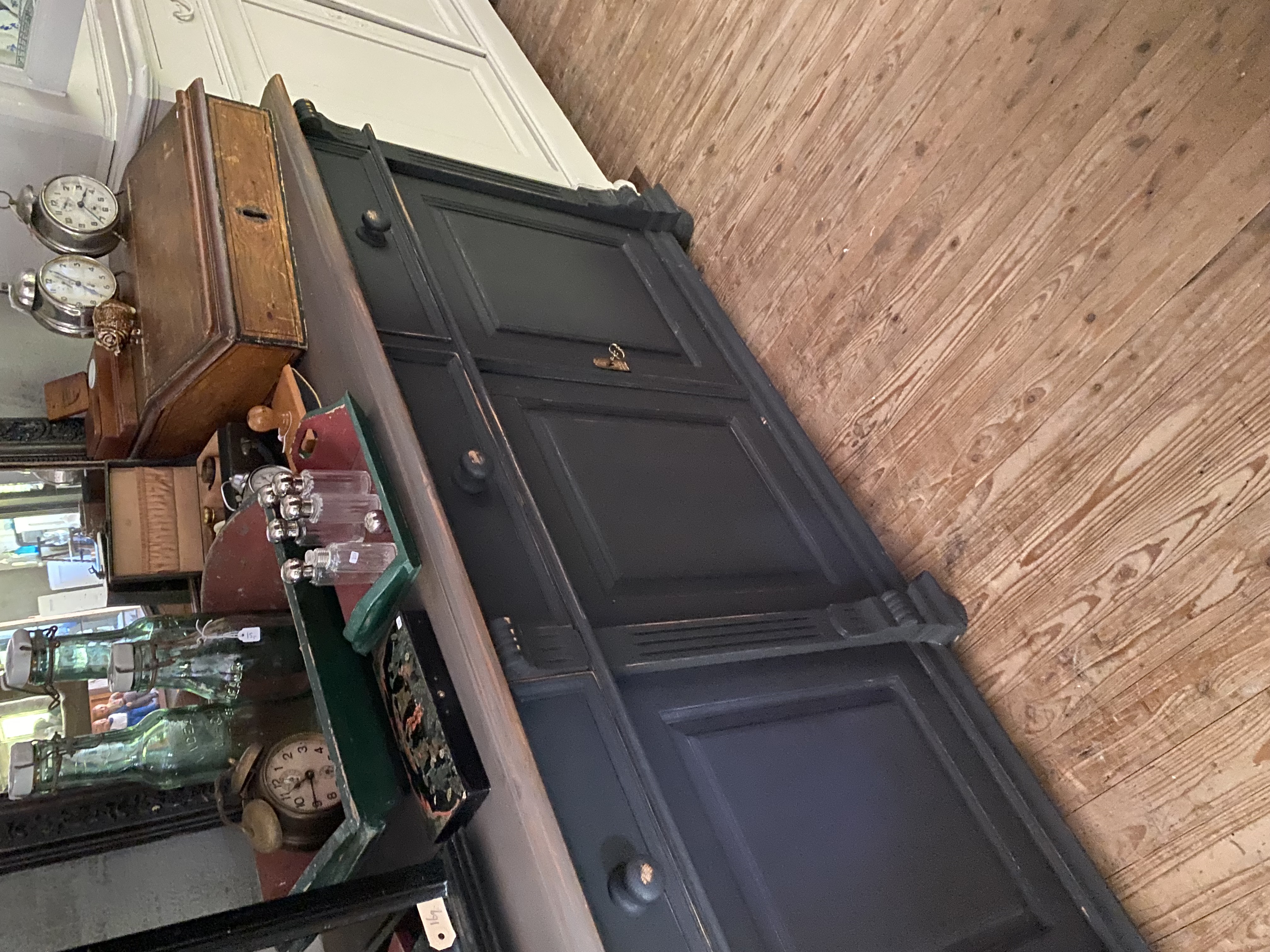 Zwart 4 deuren, en 4 laden dressoir