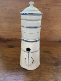 Wit met blauwe emaille koffiepot met opstand