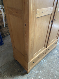 ( Verkocht ) Oude grenen demontabele hang/leg kast met twee onderlades.
