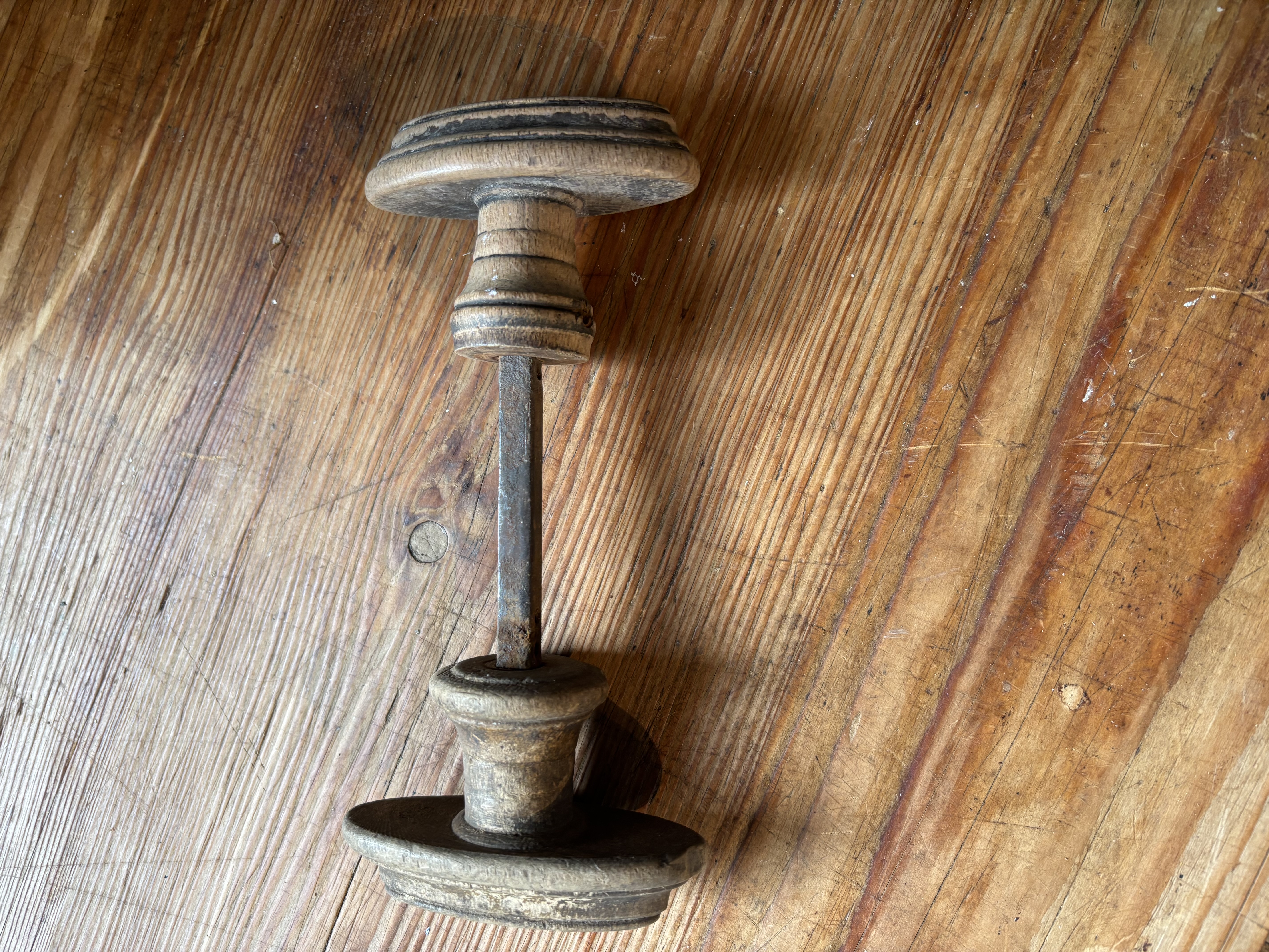 Houten dubbele knop nr 1