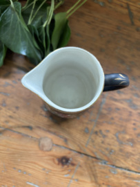 Zwart bloemenkannetje