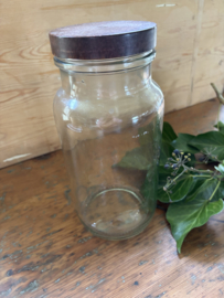 Glazen pot met bakkeliet deksel