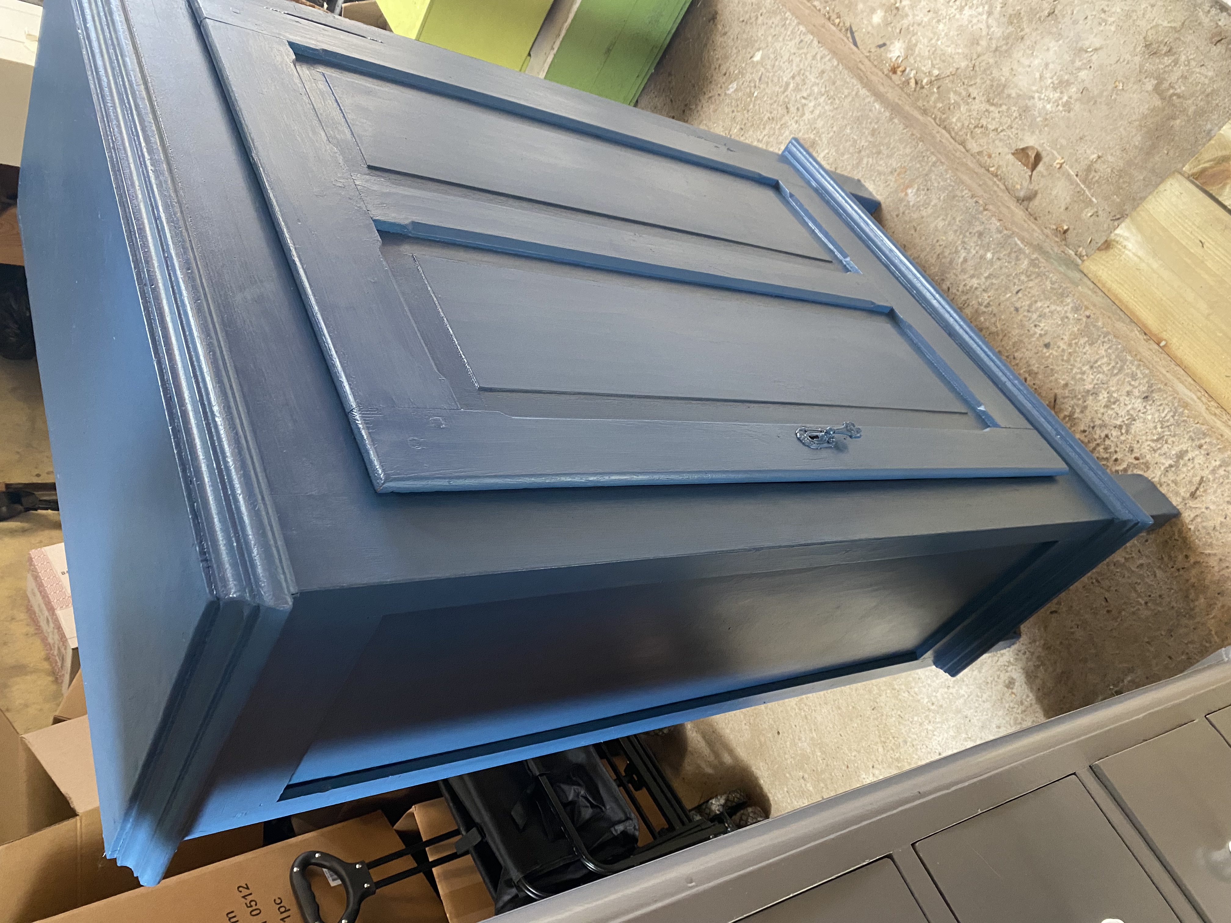 Boerenblauwe eendeurskast