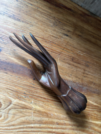 (Verkocht)Sierlijk Uitgesneden hand