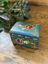 Prachtig doosje met bloemen