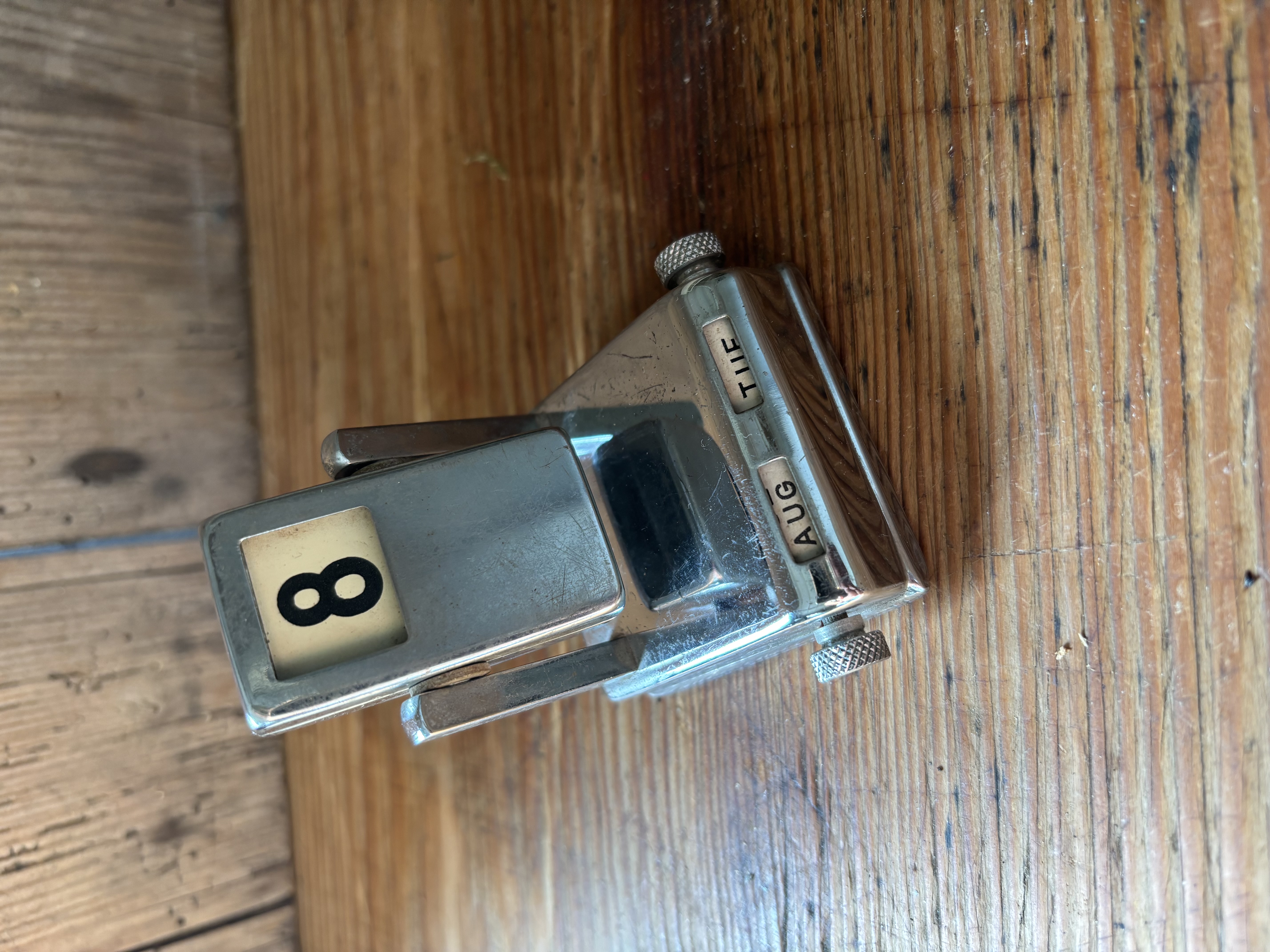 ( gereserveerd ) Datum/maand,dag aanduiding