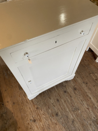 ( Verkocht ) Mooie zandkleurige kast met bovenla.