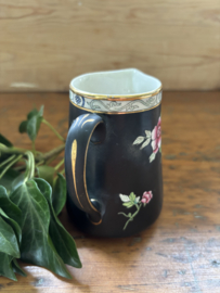 Zwart bloemenkannetje