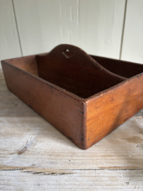 Oud houten bakje met handvat