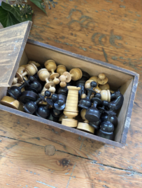 Houten schaakspel stukken