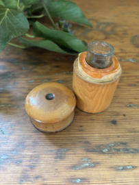 Prachtig houten doosje met glazen binnenpotje