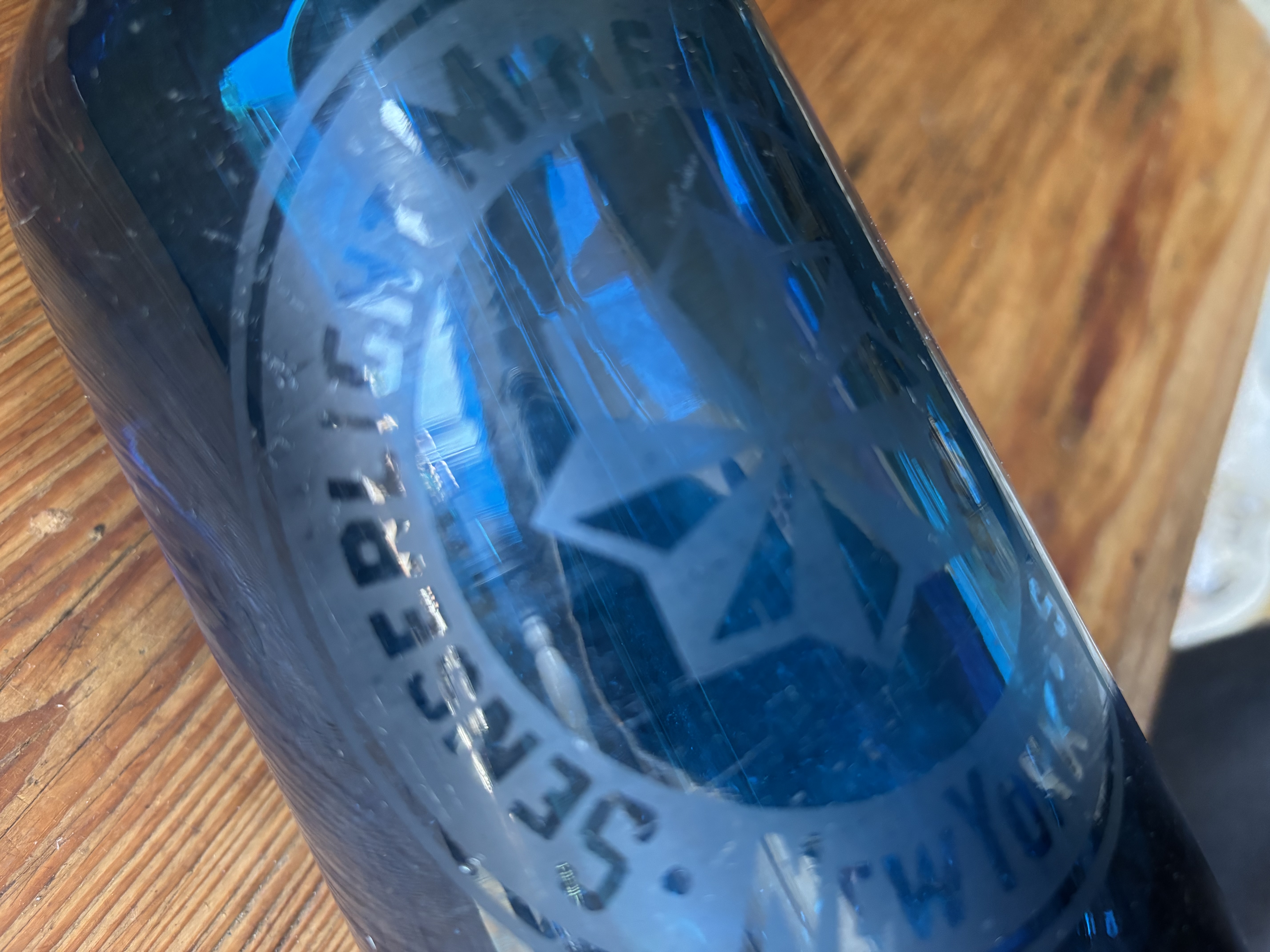 (Verkocht)Spuitfles blauw New York