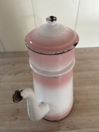 Roze koffiepot met opstand