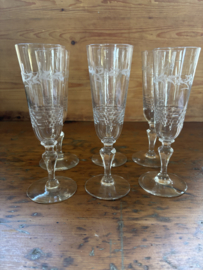 6 champagne flutes