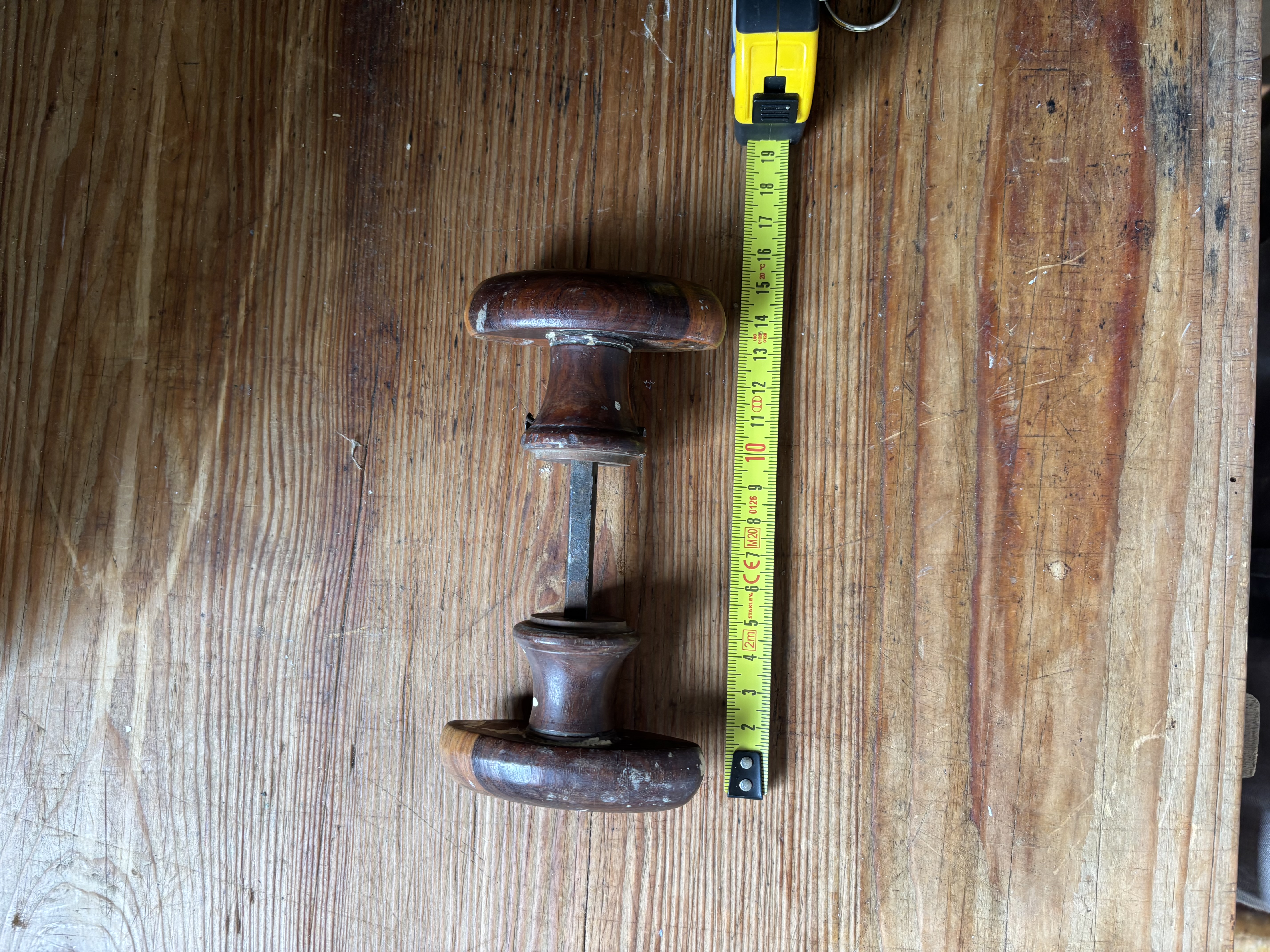 Houten dubbele knop nr 5