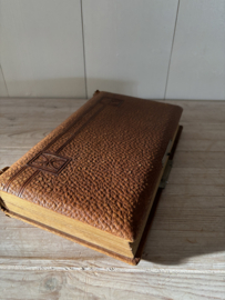 Fotoalbum gevuld met oude foto’s