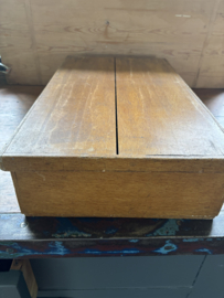 Oude houten opbergdoos
