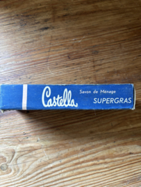 Castella zeep