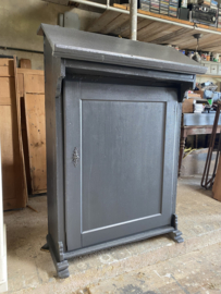 Oude Lessenaars kast