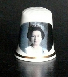 Vingerhoedje Queen Elizabeth  porselein
