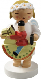 634/30/3 Witte engel met hobbelpaard