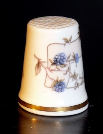 Vingerhoedje / Brambly Hedye / Royal Doulton