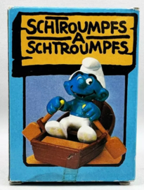 Smurf in roeiboot 40219