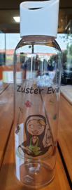 Waterfles met sticker Zuster Evie