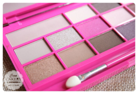 I heart make up ~ Chocolate ~ Love bar oogschaduw